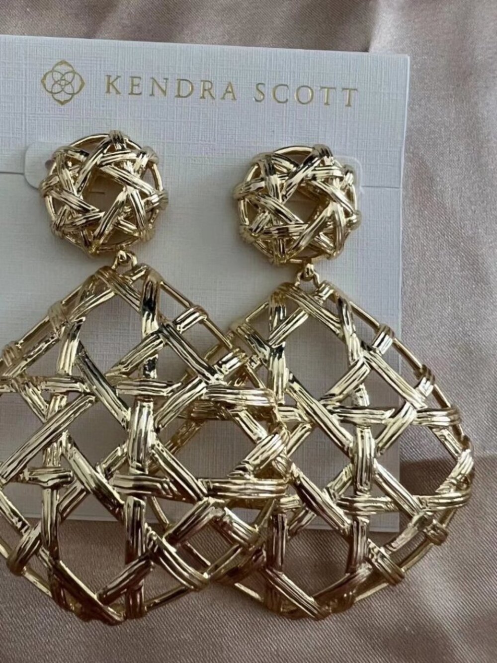 Kendra Scott Stud Earrings - Picture 1 of 6